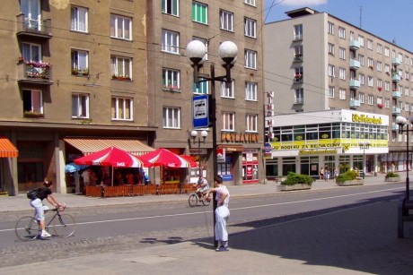 Ulice u Jaktařské brány, pohled od Divadla