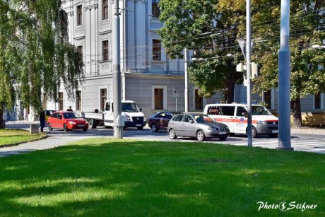 Sněmovní ulice - pohled od ulice Praskova