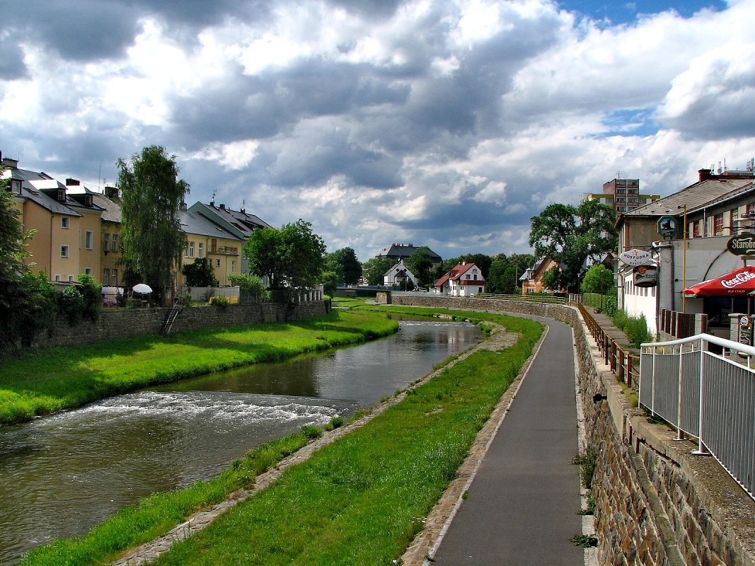 Řeka Opava. GPS: 49°56'24.977"N, 17°54'36.151"E