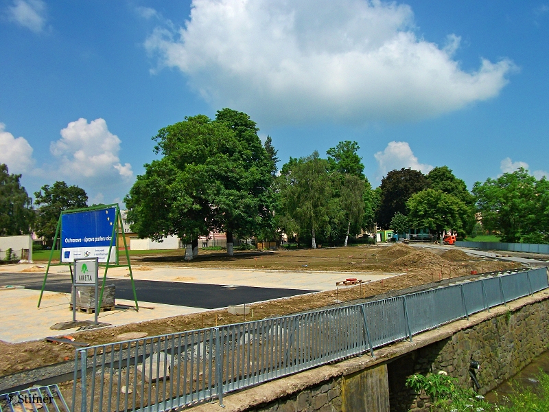 Nákladní ul, parkoviště.     GPS: N 49°56.49283', E 17°54.33187'