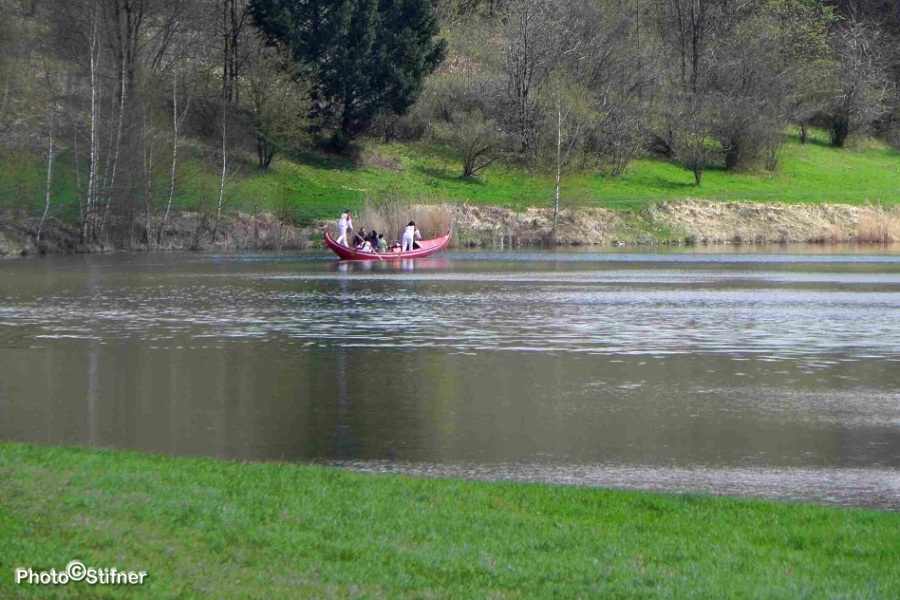 Gondoly na Stříbrném jezeře - GPS:49.9554303N, 17.8911686E